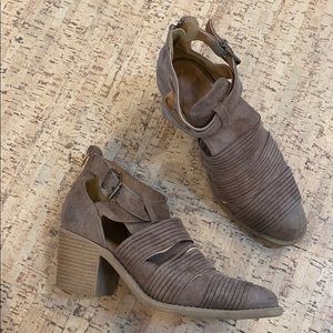 Tan scrappy ankle boots